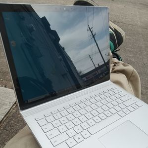 Microsoft Surfacebook 2 Touchscreen
